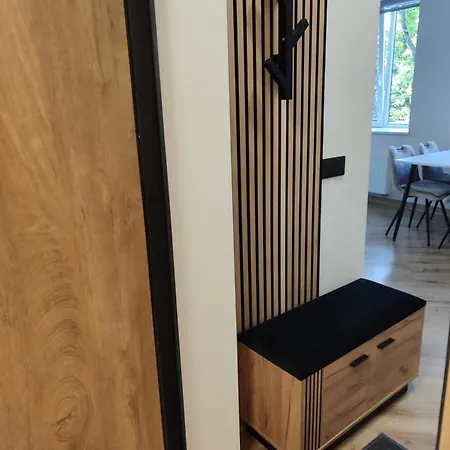 Pilies Street Self Check In, Free Parking *