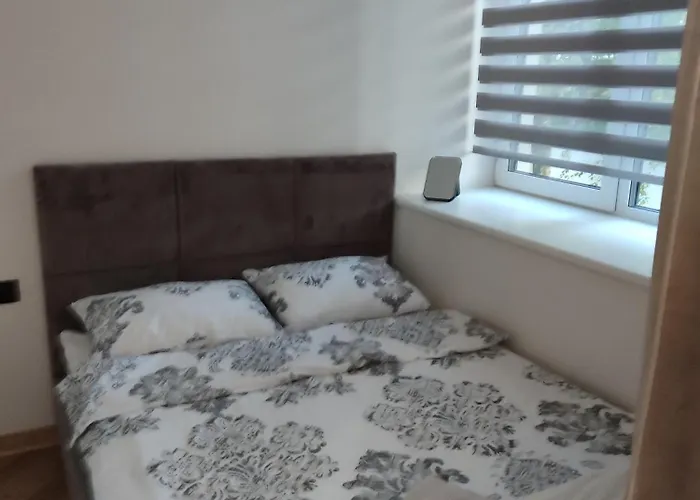 Pilies Street Self Check In, Free Parking *