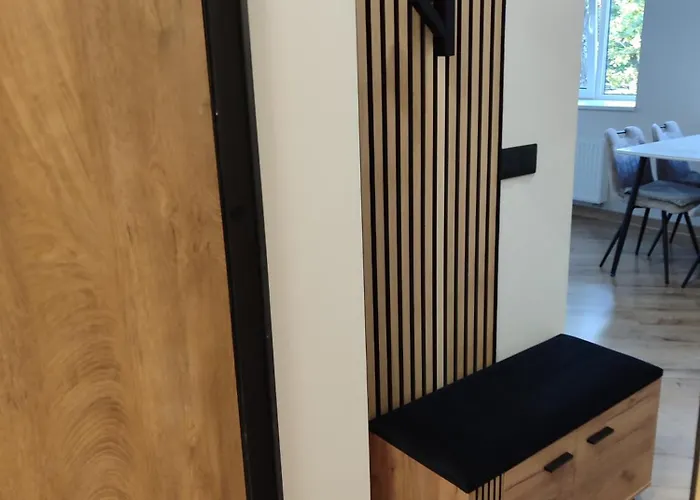 Pilies Street Self Check In, Free Parking *